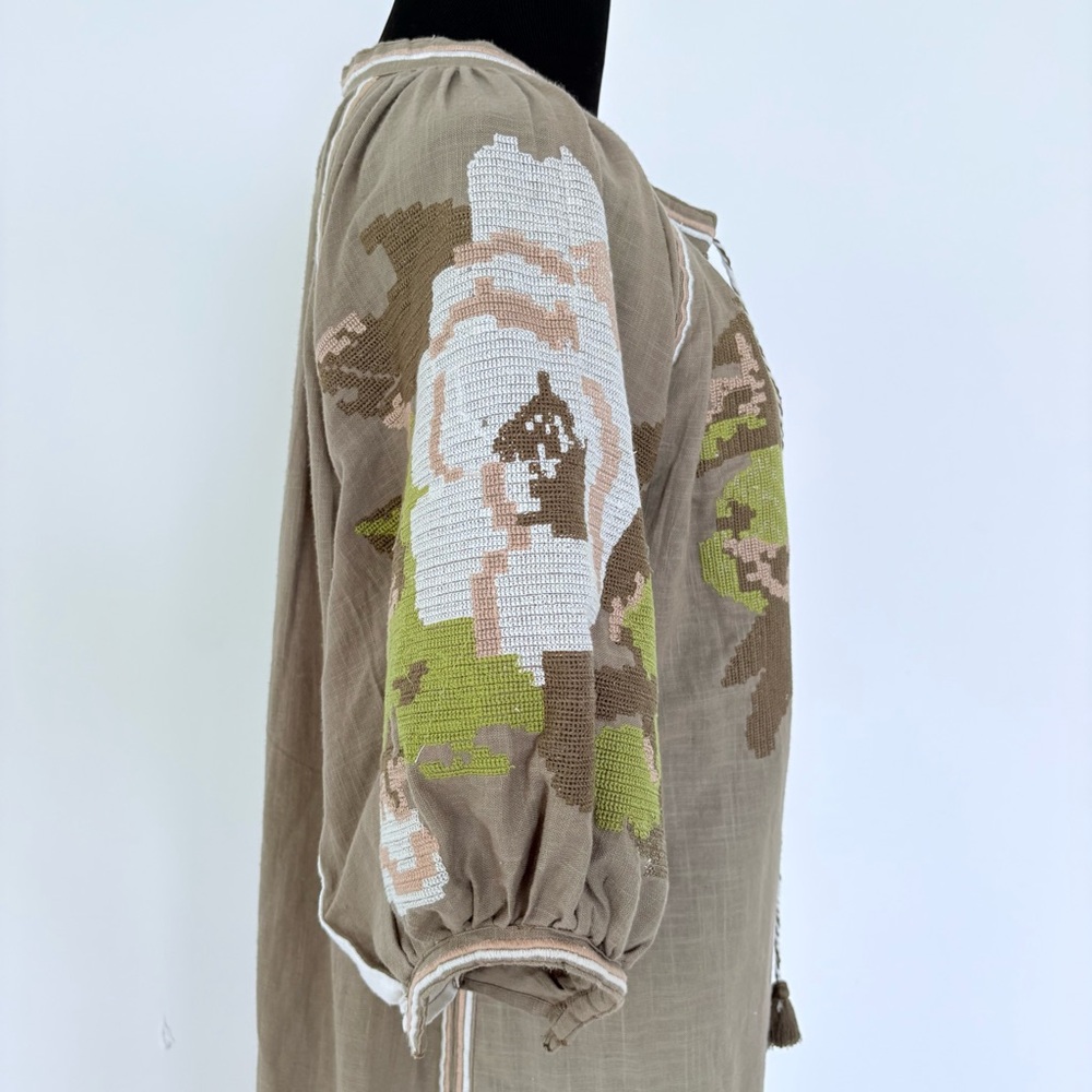 Embroidered Linen Maxi Dress. - Picture 6 of 9